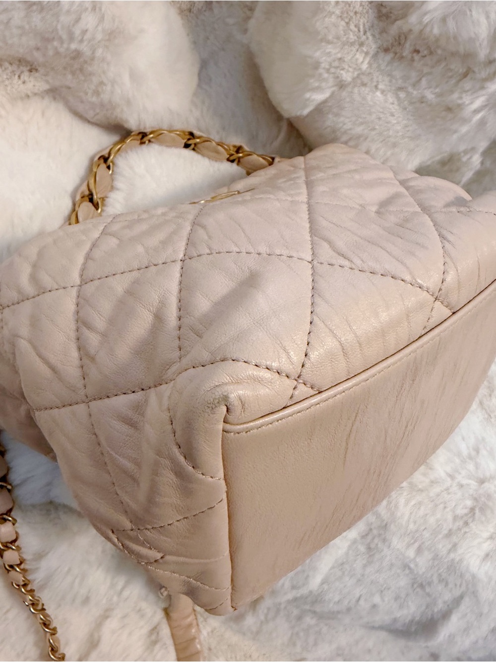 Chanel Quilted Beige Chain-Handle Shoulder Hobo Bag - Picture 6 of 11